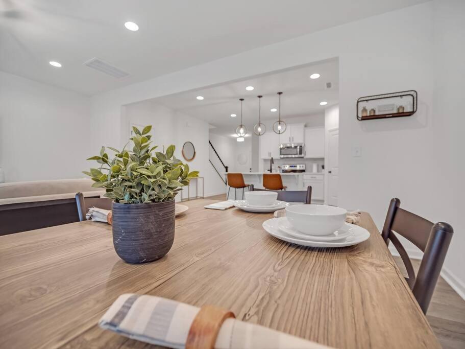 Gorgeous New Townhome/Charlotte! Eksteriør billede