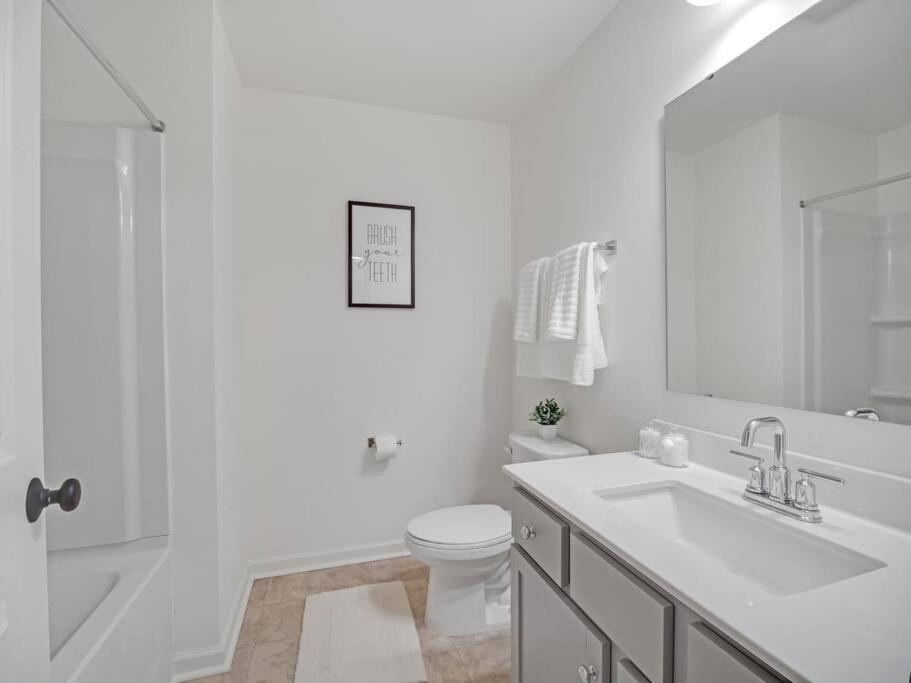 Gorgeous New Townhome/Charlotte! Eksteriør billede